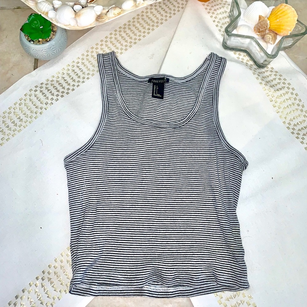 Forever 21 black & white striped crop top Sz. S